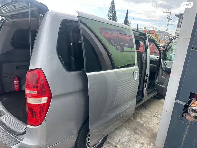 יונדאי H-1 / i800