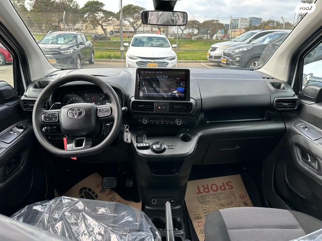 טויוטה פרואייס סיטי