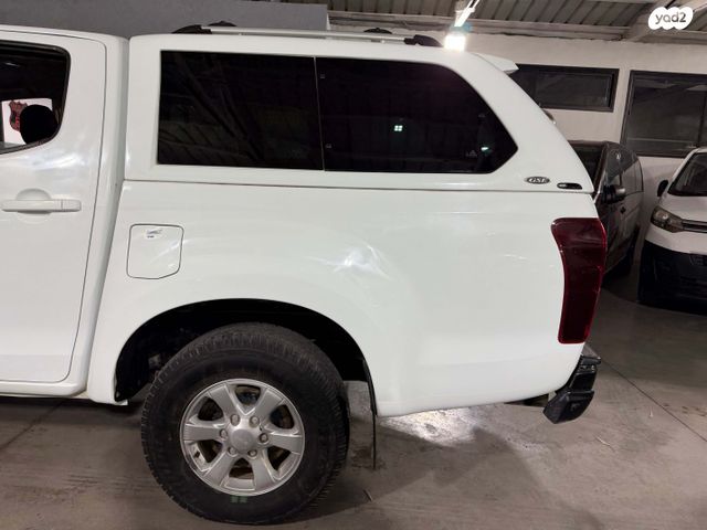 איסוזו די-מקס