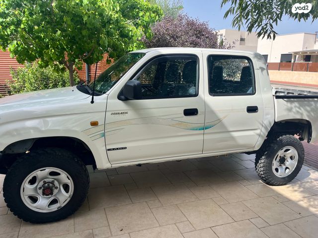 מודעת רכב טויוטה היילקס