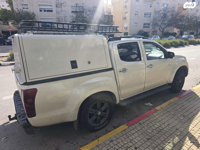 איסוזו די-מקס