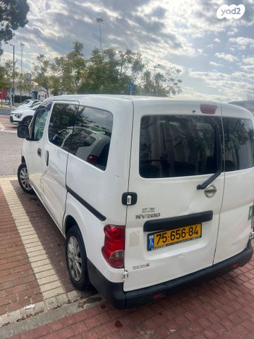 ניסאן NV200