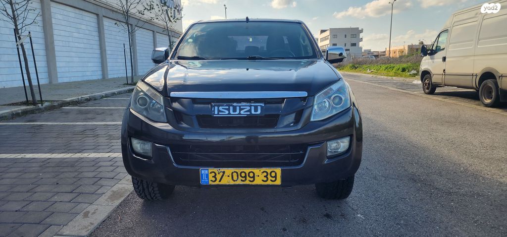 איסוזו די-מקס