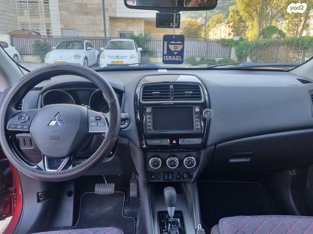 מודעת רכב מיצובישי ASX