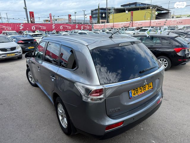 מיצובישי אאוטלנדר