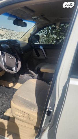 טויוטה לנד קרוזר