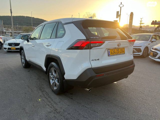 טויוטה RAV4