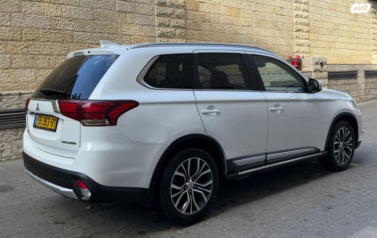 מיצובישי אאוטלנדר