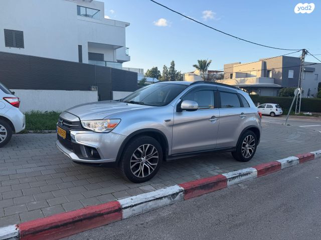 מודעת רכב מיצובישי ASX