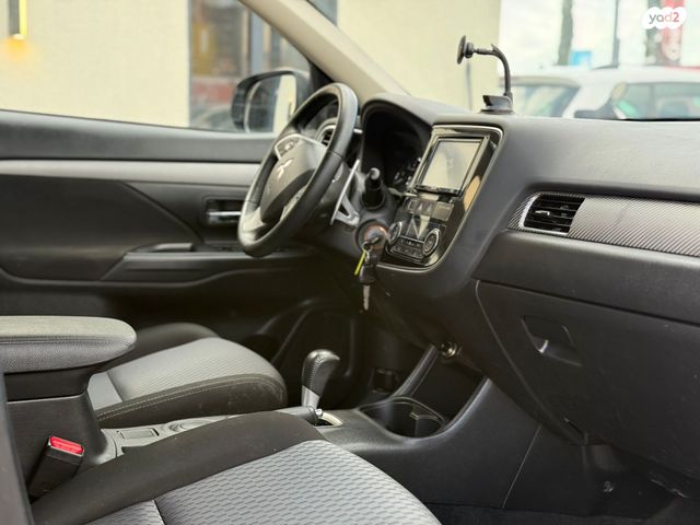 מיצובישי אאוטלנדר