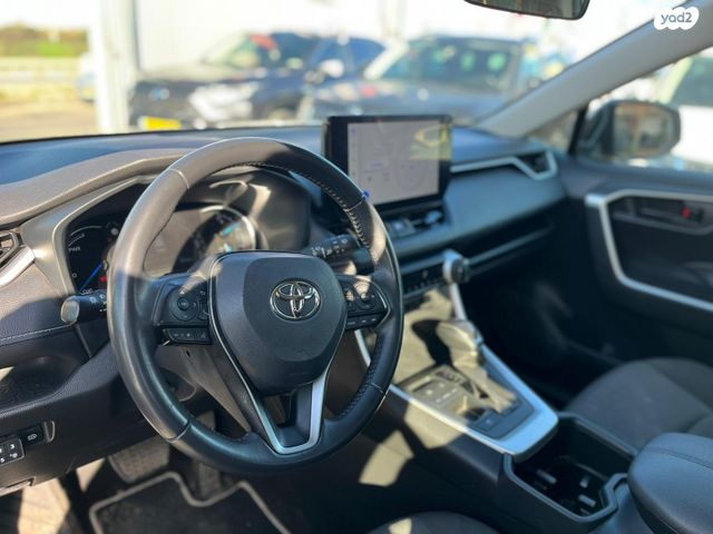 טויוטה RAV4