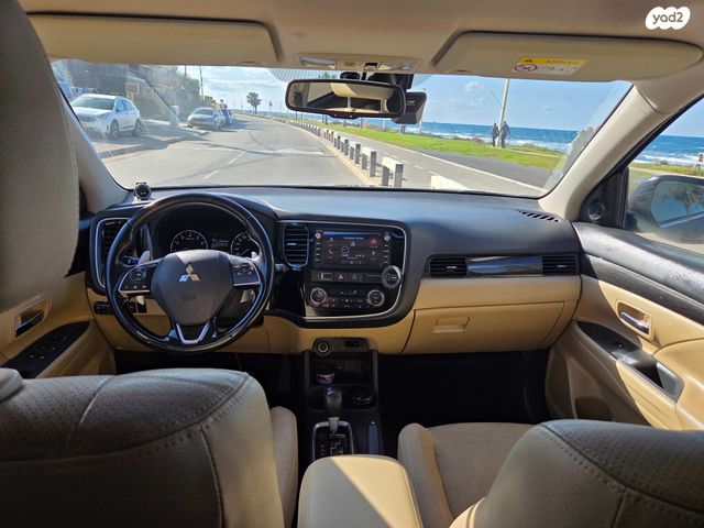 מיצובישי אאוטלנדר