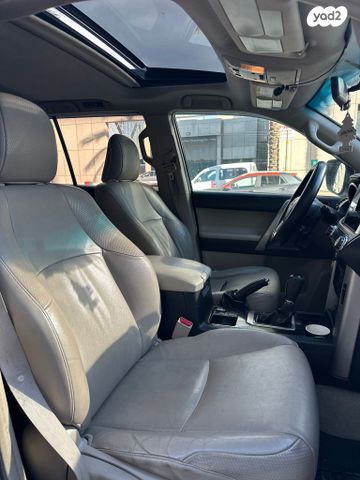 טויוטה לנד קרוזר