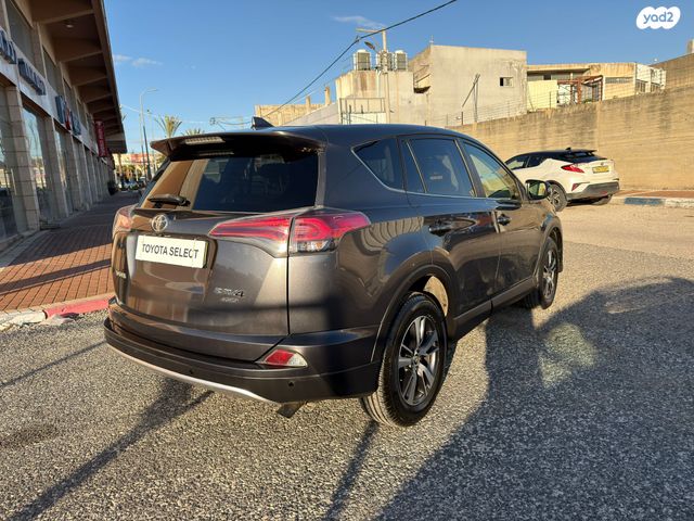 טויוטה RAV4