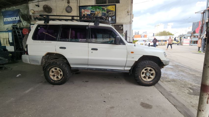 מיצובישי פג'רו