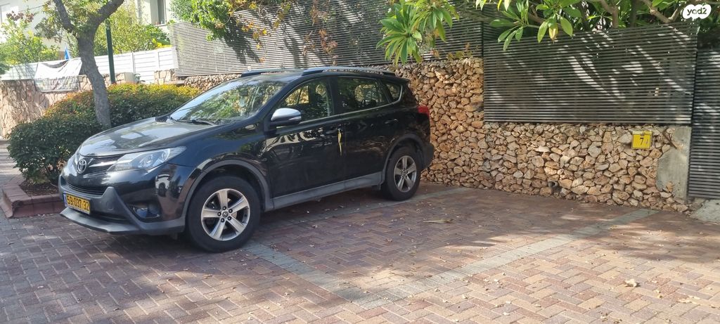 טויוטה RAV4
