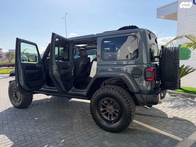 מודעת רכב ג'יפ רנגלר