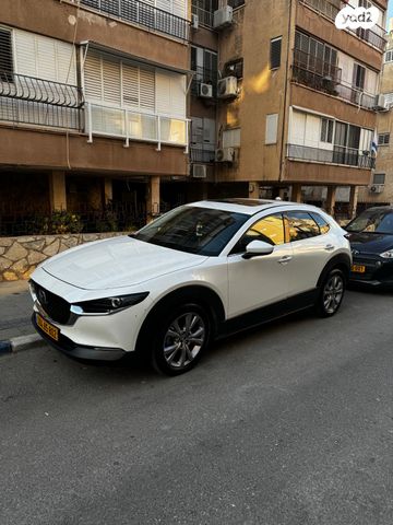מודעת רכב מאזדה CX-30