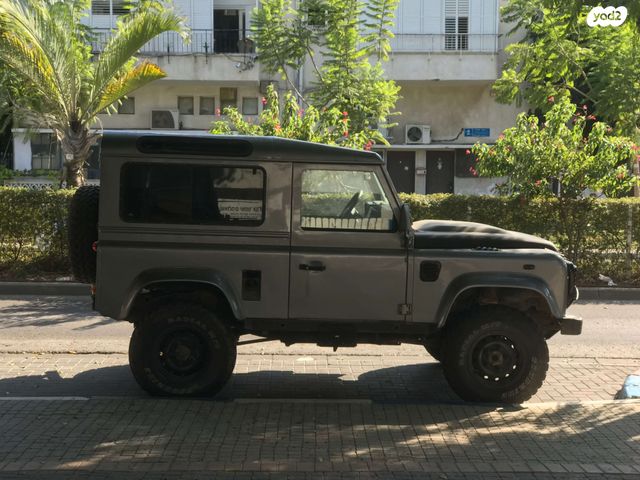 לנד רובר דיפנדר