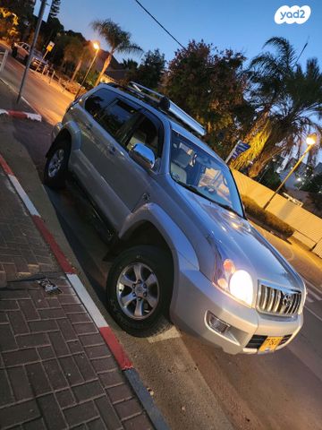 טויוטה לנד קרוזר