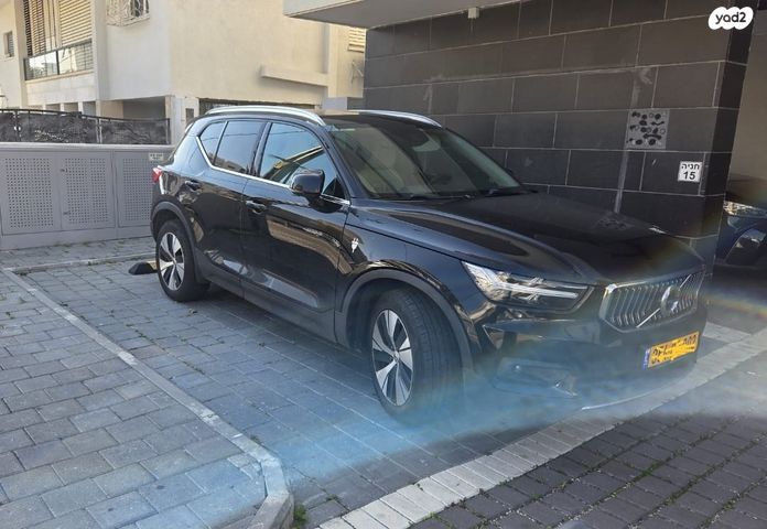 מודעת רכב וולוו XC40