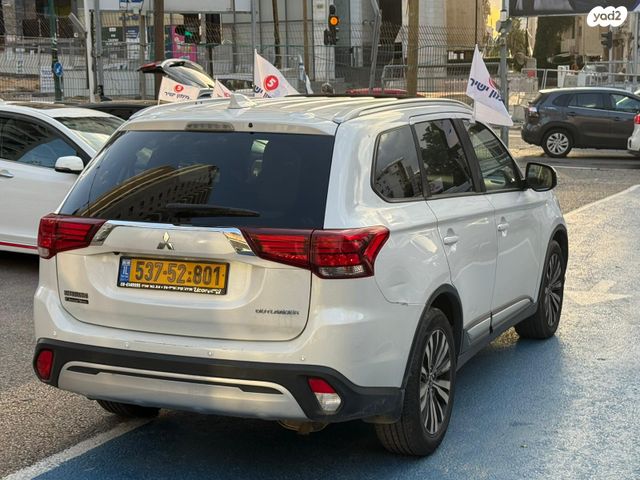 מיצובישי אאוטלנדר