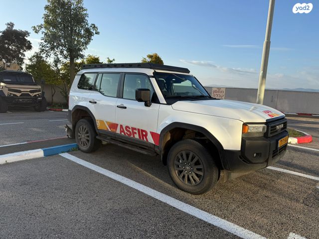 טויוטה לנד קרוזר