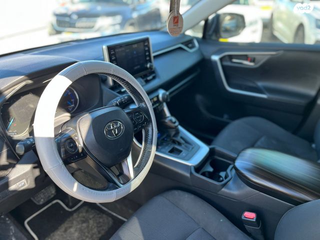 טויוטה RAV4