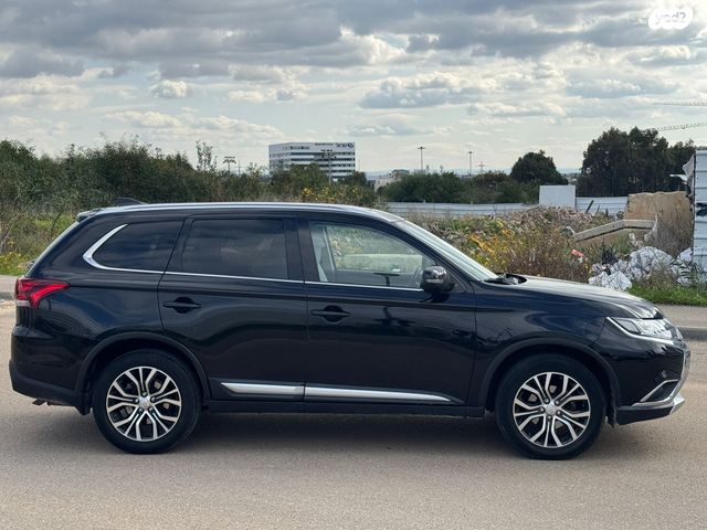 מיצובישי אאוטלנדר