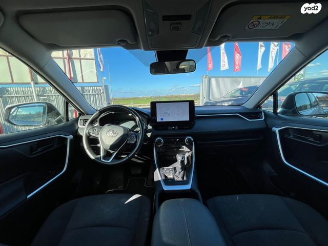 טויוטה RAV4