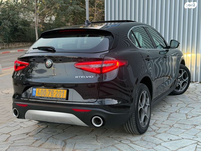 אלפא רומיאו סטלביו