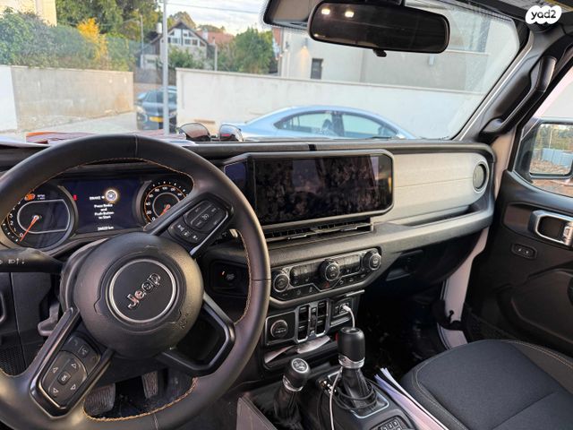 מודעת רכב ג'יפ רנגלר