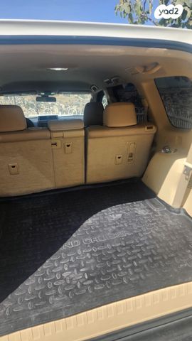 טויוטה לנד קרוזר