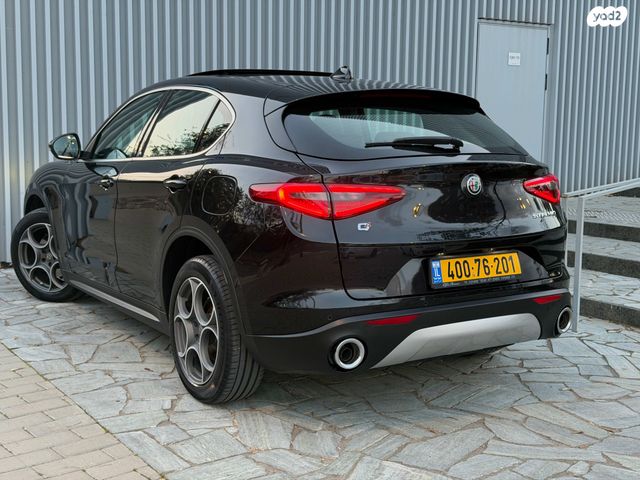 אלפא רומיאו סטלביו