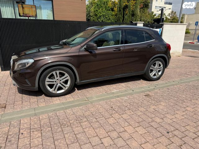 מרצדס-בנץ GLA