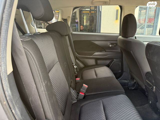 מיצובישי אאוטלנדר