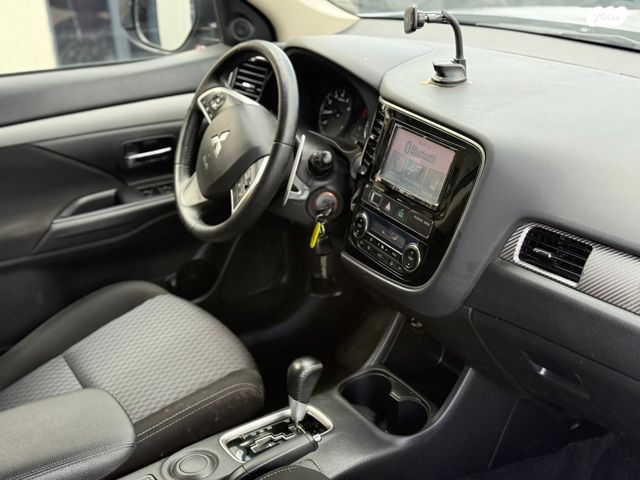 מיצובישי אאוטלנדר