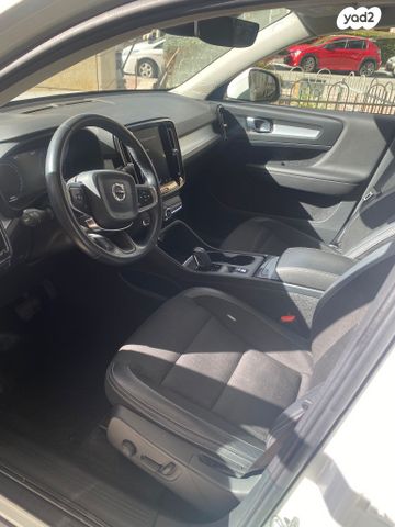 מודעת רכב וולוו XC40
