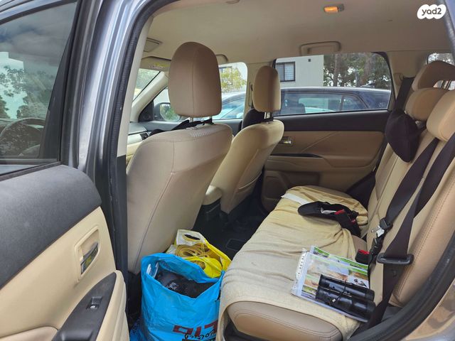 מיצובישי אאוטלנדר