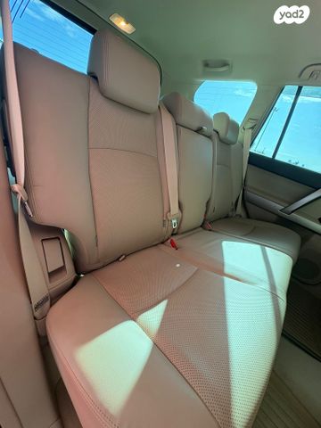 טויוטה לנד קרוזר