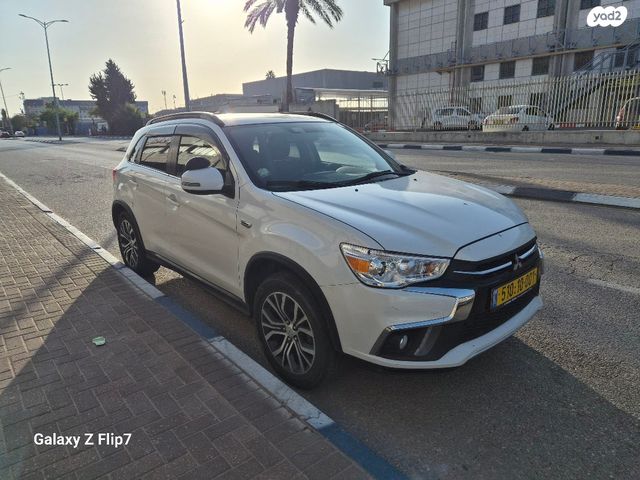 מודעת רכב מיצובישי ASX