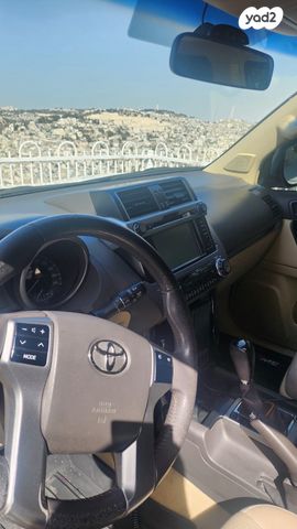 טויוטה לנד קרוזר