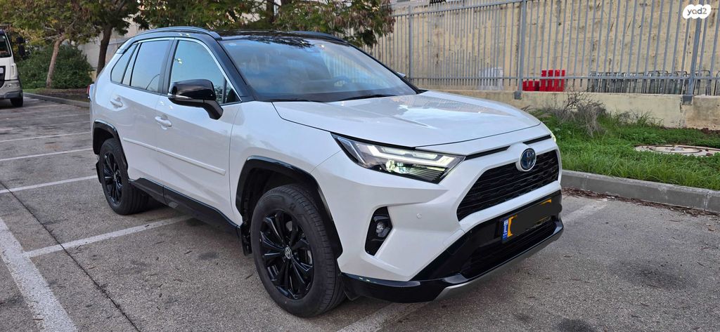 טויוטה RAV4