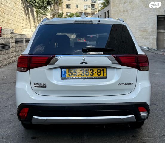 מיצובישי אאוטלנדר