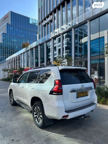 טויוטה לנד קרוזר