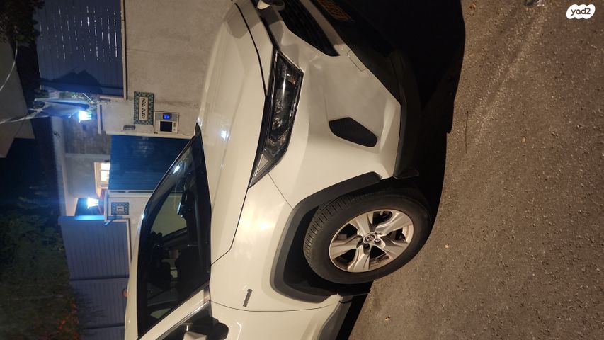 טויוטה RAV4
