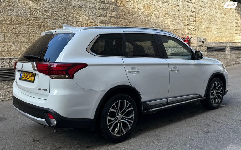 מיצובישי אאוטלנדר