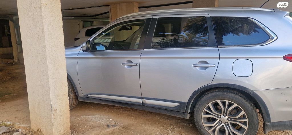 מיצובישי אאוטלנדר