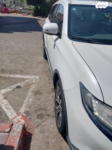 מיצובישי אאוטלנדר