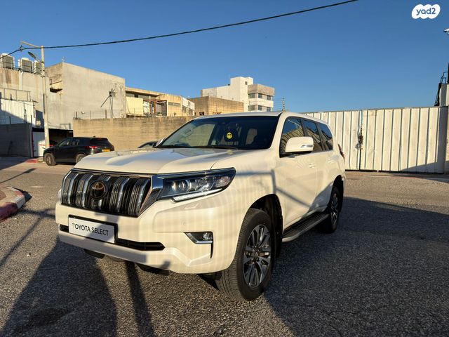 טויוטה לנד קרוזר